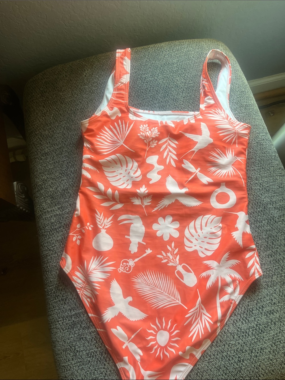 Retro-inspired One-Piece Swimsuit! Faux Belt with Faux Tortoise Belt Buckle | S - Picture 5 of 9